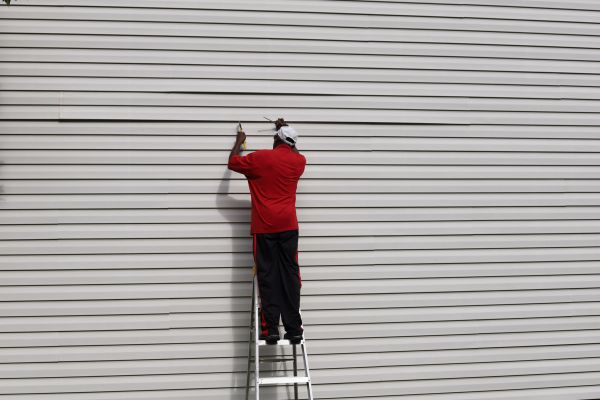 Loose Siding Repair in Wichita
