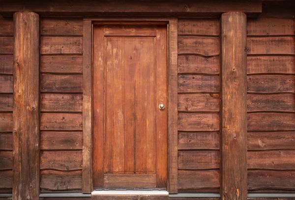 Log Cabin Siding Installation in Wichita
