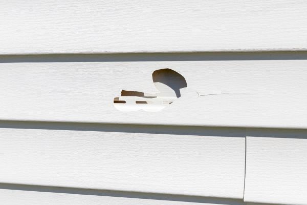 Cost of White Vinyl Siding Repair in Wichita