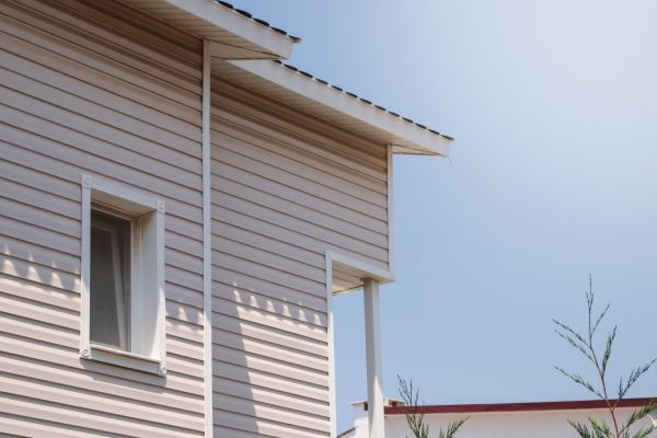 Cost of Vinyl Siding Hole Repair in Wichita